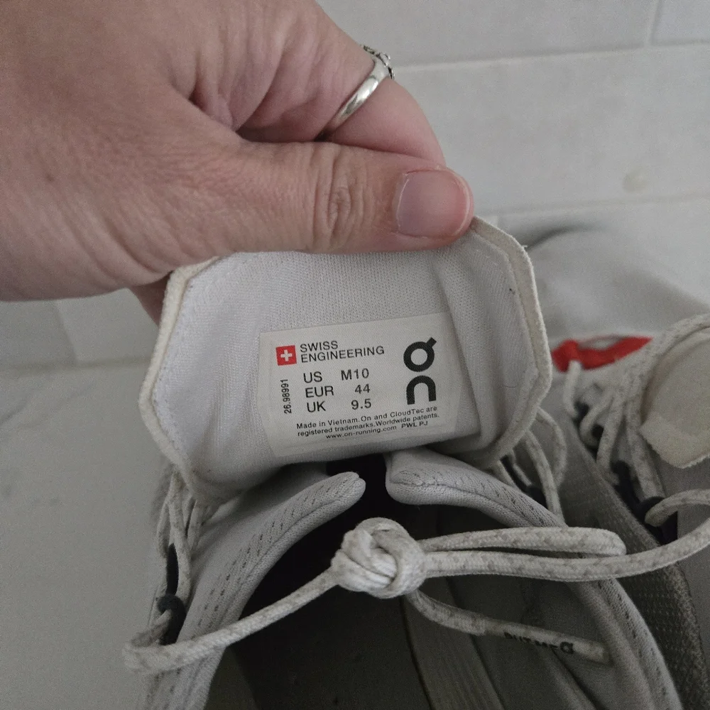On Running Cloudnova Athletic Shoe White Red Gray Men's Size 10 Cloud - Picture 6 of 9